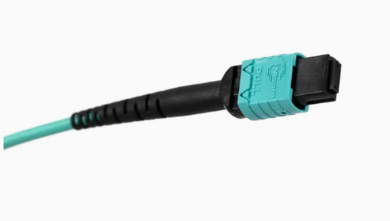MTP-compatibele Om3 MPO-naar-MPO-optische glasvezelkabel voor Qsfp+transceivers 5g-communicatie type B