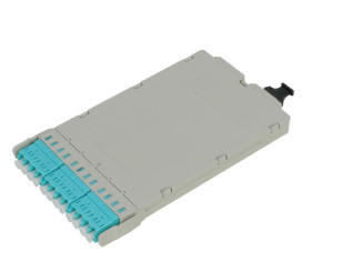 Glijdend ontwerp MTP/MPO-cassettebeheerpaneel voor kabeldiameter 0,9 / 2,0 / 3,0 mm -40 °C tot 80 °C Temperatuurbereik
