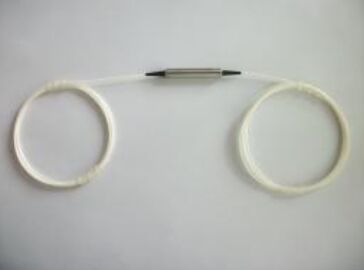 Krachtige polarisatie-ongevoelige optische isolator