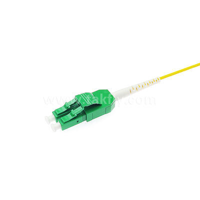 Ruimtebesparende LC-LC Uniboot-patchcord voor hoogdichte bekabeling