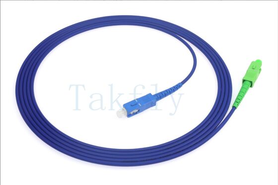 Gepantserde vezel-patchkabel. Roestvrijstalen buis en Kevlar versterkt. Buigvrij voor FTTH, datacenters en industriële netwerken.