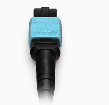 12-vezel MTP® vooraf afgesloten glasvezelconnector met hoge dichtheid voor datacenterbekabeling met hoge dichtheid en directe aansluiting van 40G/100G/400G optische modules.