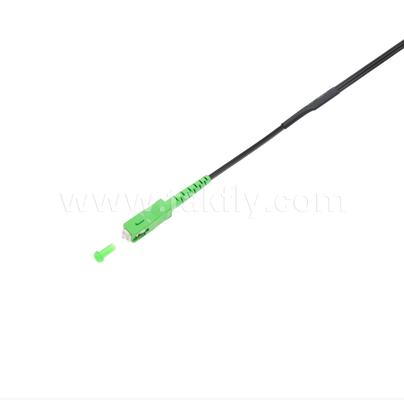 SC/APC FTTH Buiten Flat Drop Pigtail – Simplex, Vooraf geconnectoriseerd, Anti-vibratie ontwerp voor snelle veldinstallatie