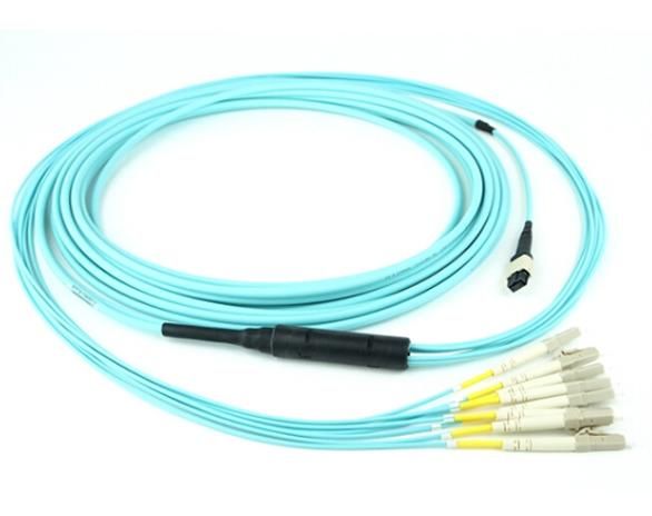 MPO/MTP-LC Breakout Fiber Optic Patch Cord PC en APC PVC/LSZH SM/MM