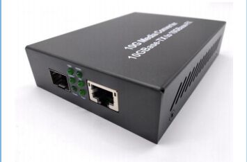 10G onbeheerde vezelmediaconverter met SFP+& RJ45-poort Fabriek directe verkoop Betrouwbare netwerkverbinding