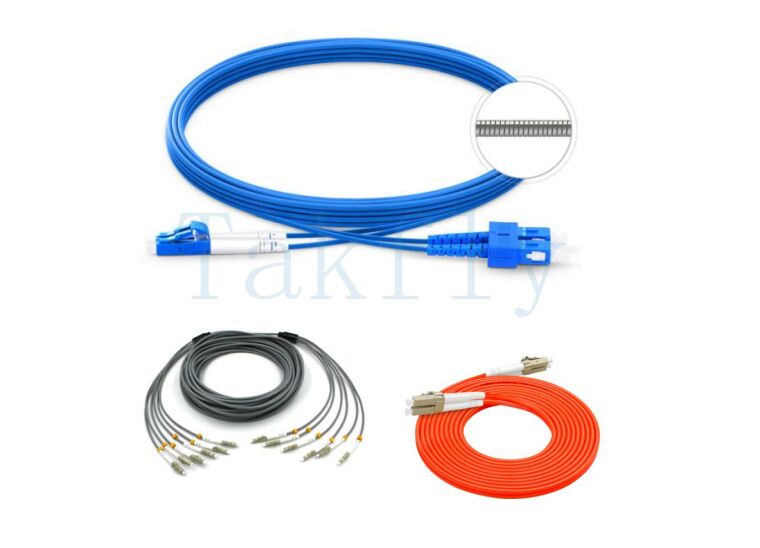 Gepantserde vezel-patchkabel. Roestvrijstalen buis en Kevlar versterkt. Buigvrij voor FTTH, datacenters en industriële netwerken.