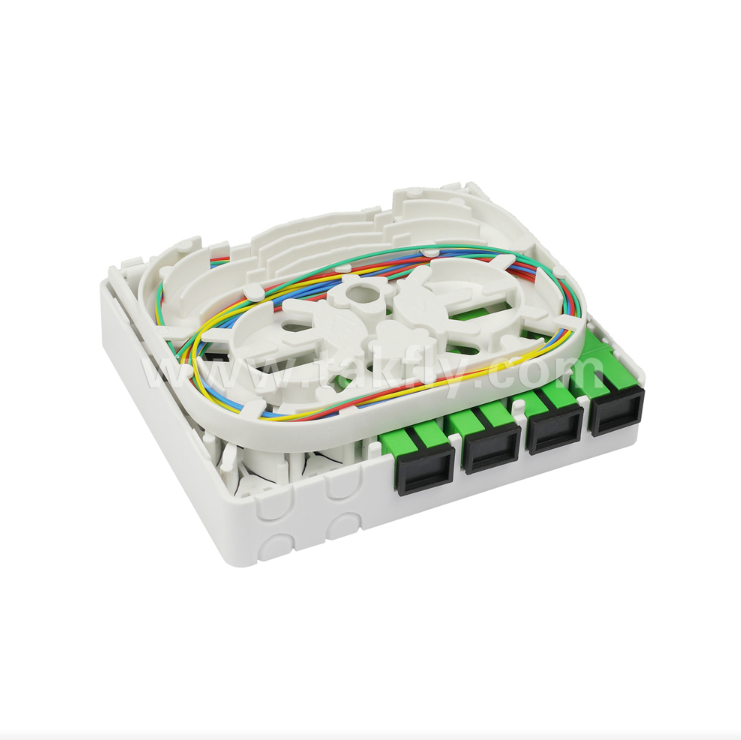 TKS-1806-04C-4 Port Fiber Termination Box - Surface Mount, SC/LC Compatible, modulair ontwerp voor werkruimte-ondersystemen.